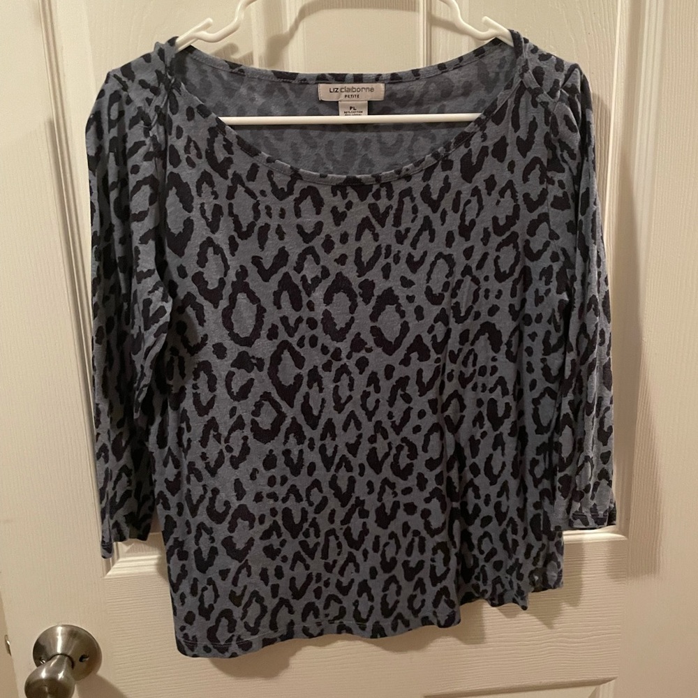 Liz Claiborne Blue/GreyPetite L Leopard Print Top